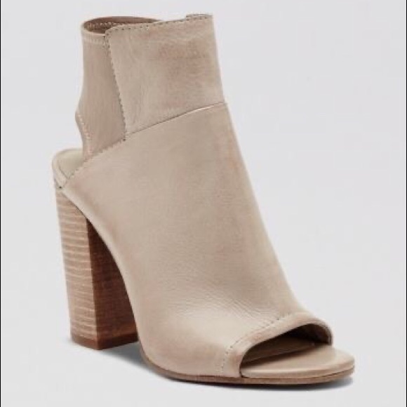 Dolce Vita Shoes - DOLCE VITA LEKA ANKLE PEEP TOE BOOTIES